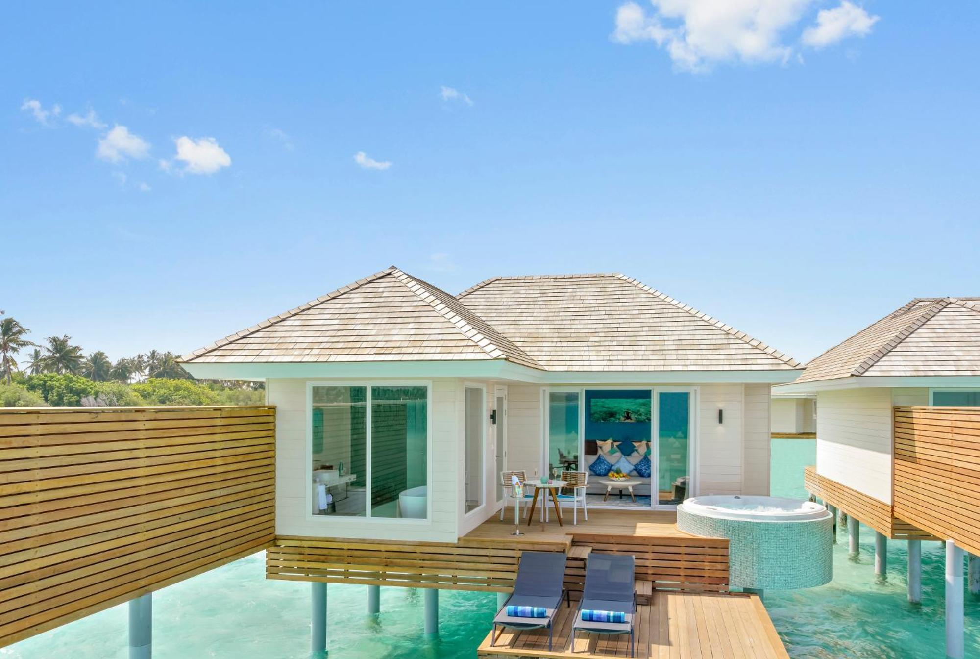 Aqua Villa with Swirl Pool